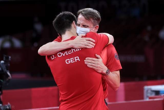 展的学生 展的学生