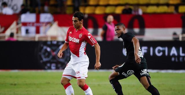 赛场背后的 赛场背后的