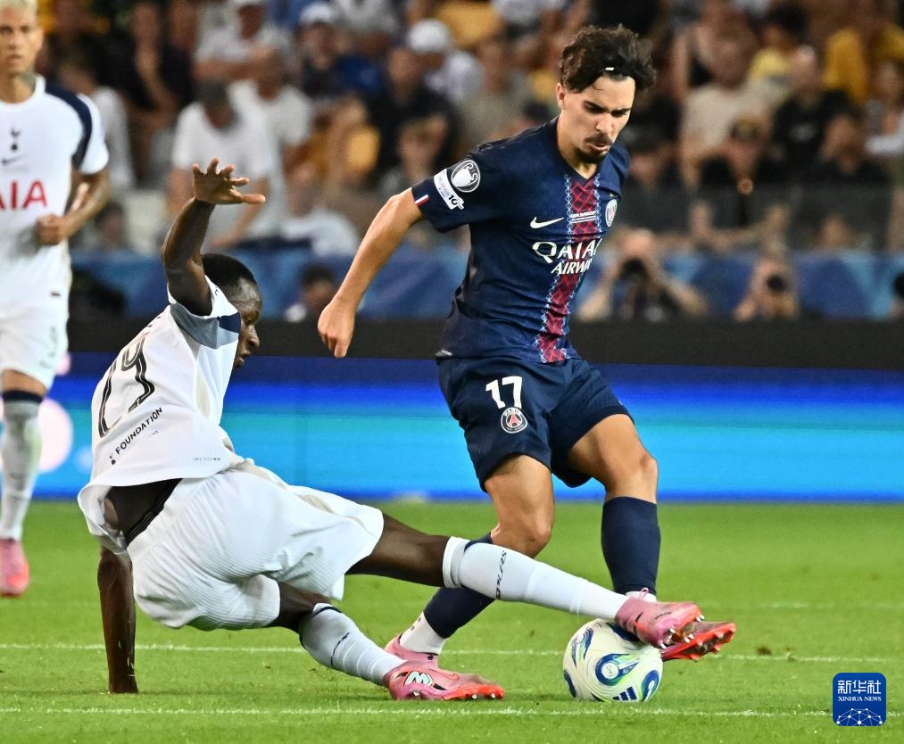 中场球员从 中场球员从